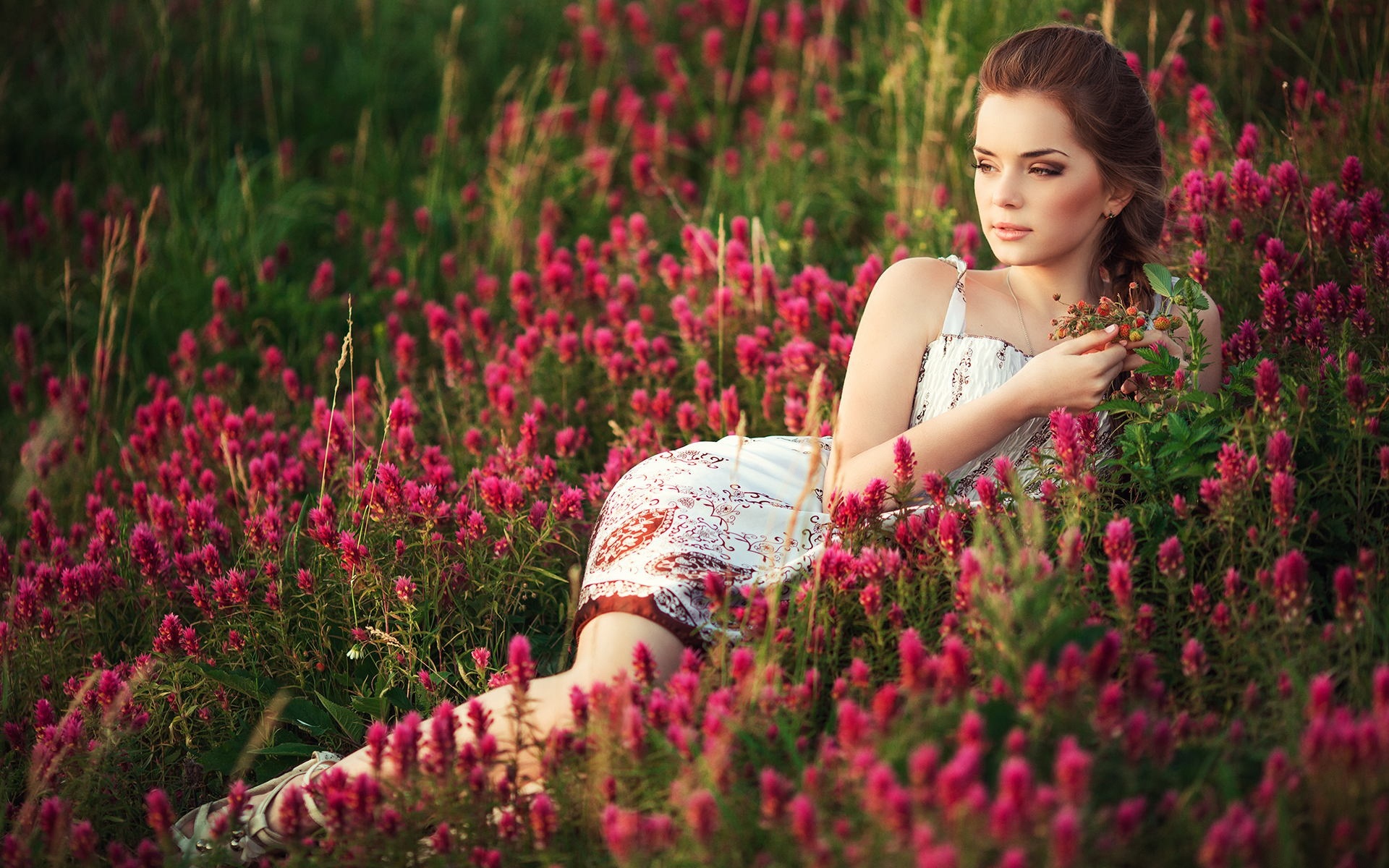 Beautiful-girl-flowers-field-summer_1920x1200.jpg