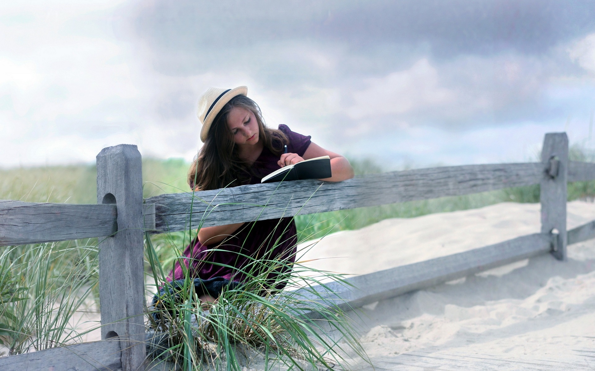 Girl-read-book-fence-outdoor_1920x1200.jpg