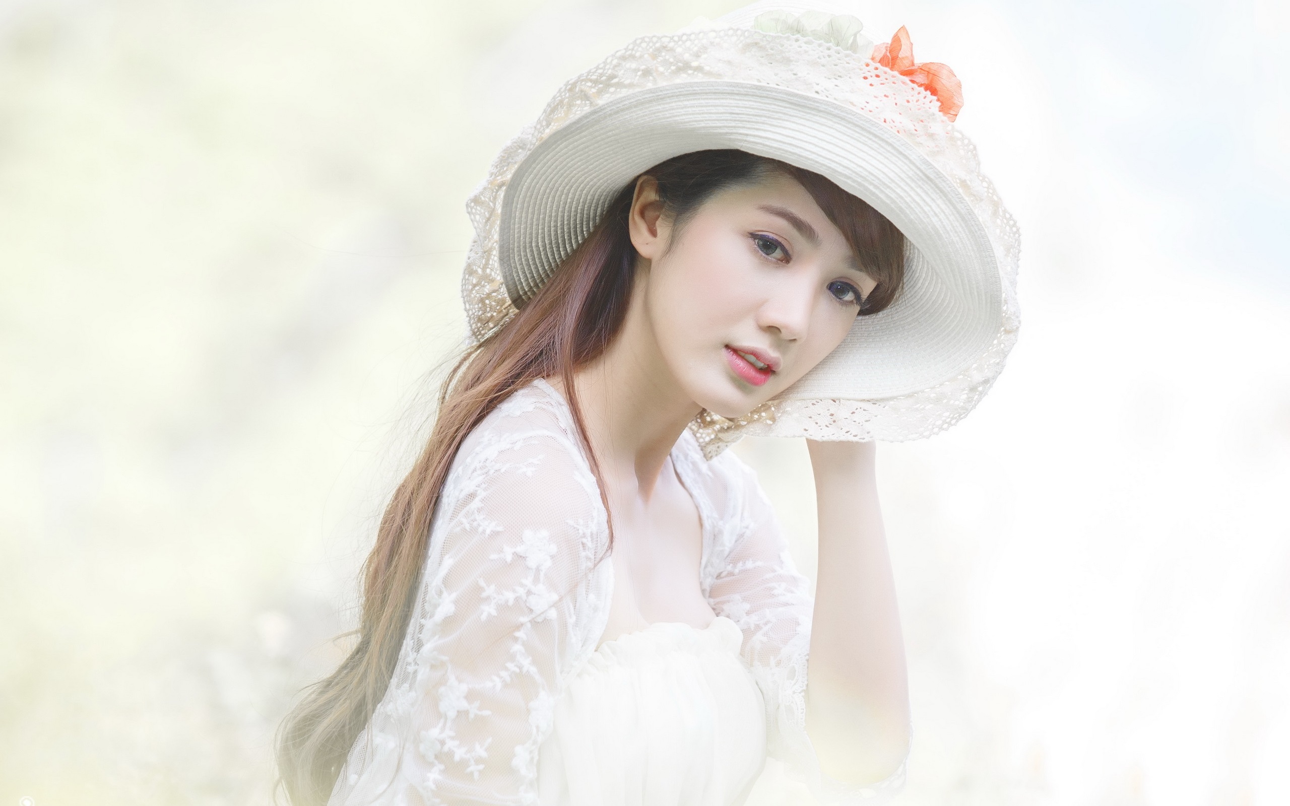 White-dress-asian-girl-hat_2560x1600.jpg