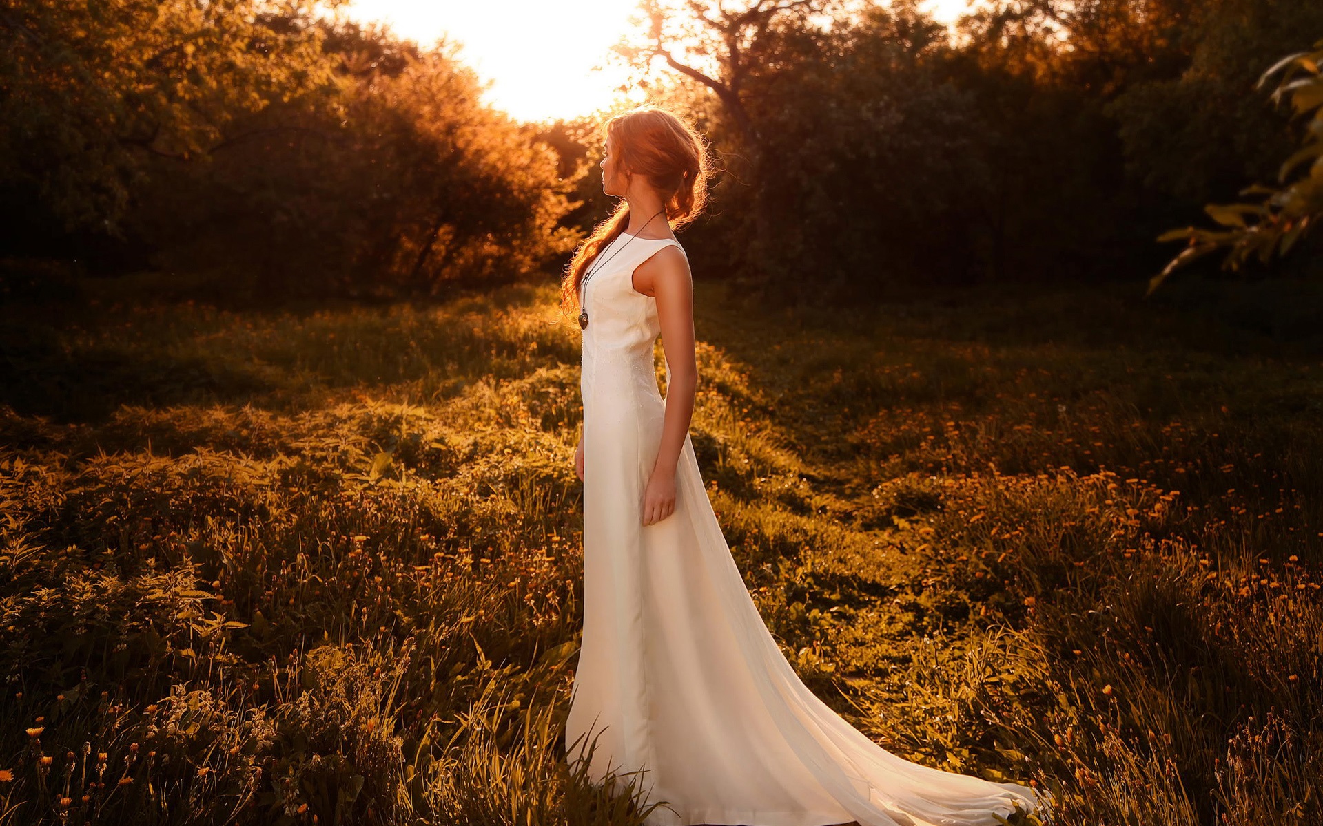 Sunset-girl-figure-dress-sunlight_1920x1200.jpg