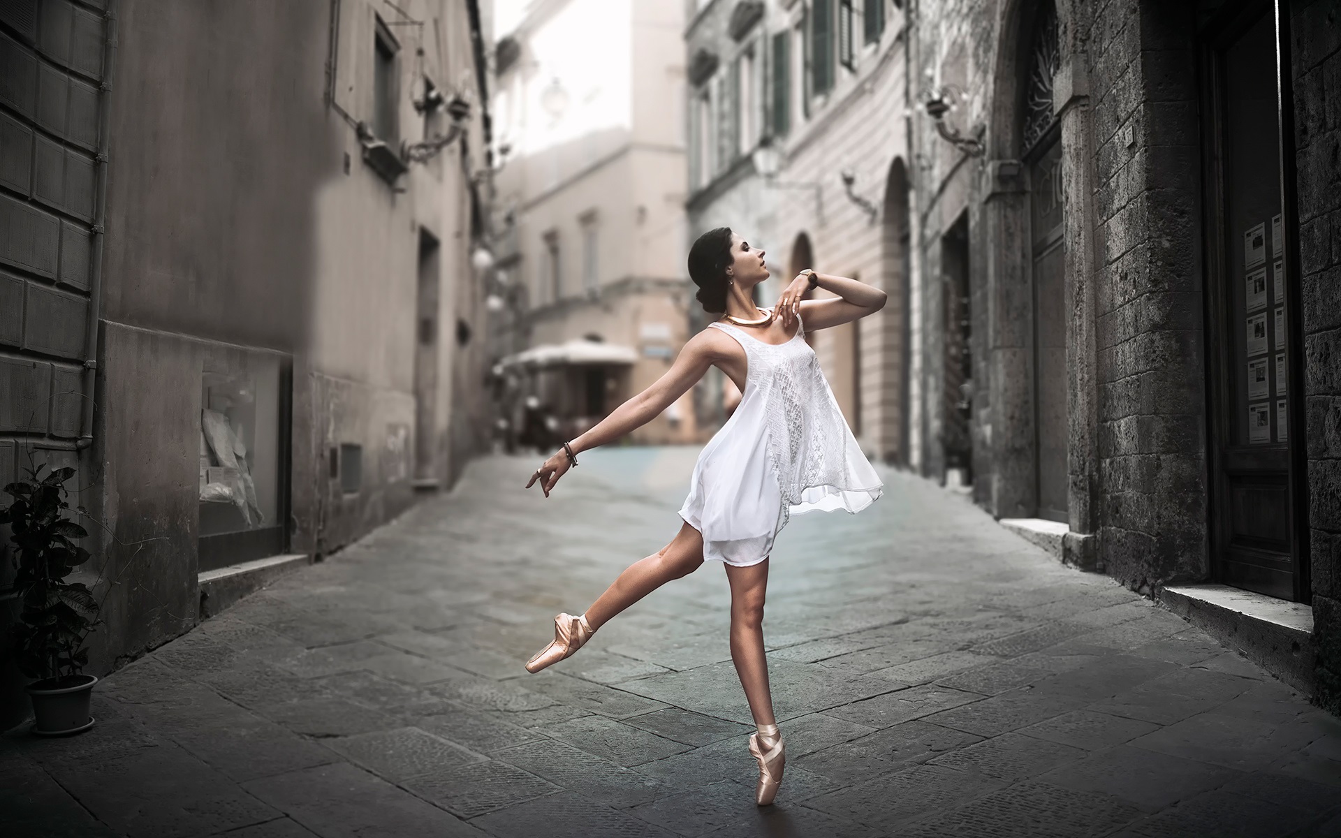White-dress-girl-dance-in-the-street_1920x1200.jpg