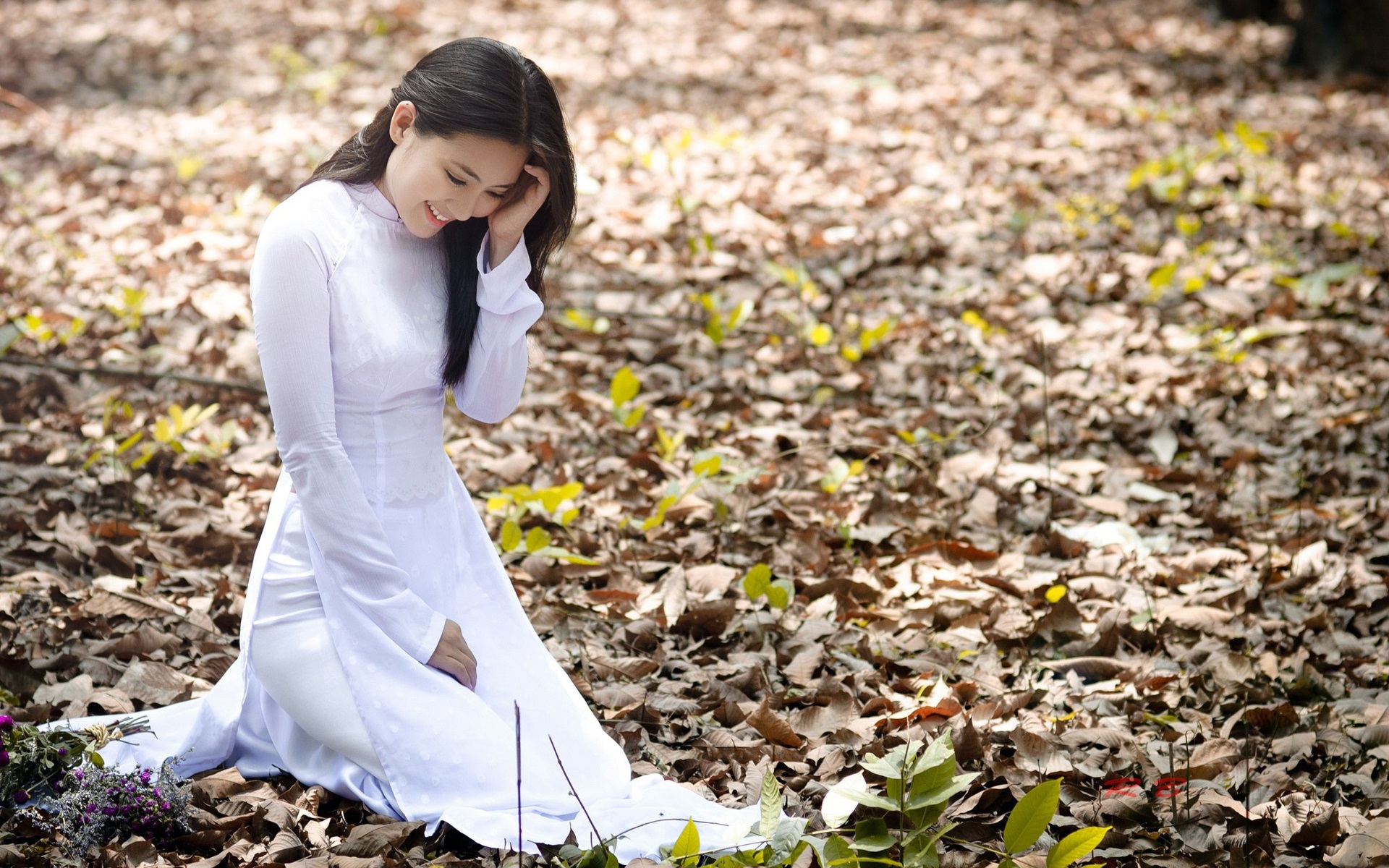 White-dress-girl-smile-autumn-leaves_1920x1200.jpg