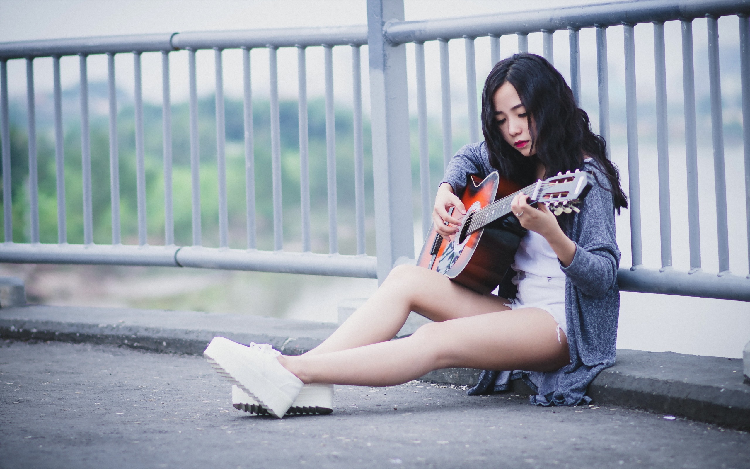 Black-hair-girl-guitar-music-roadside_2560x1600.jpg