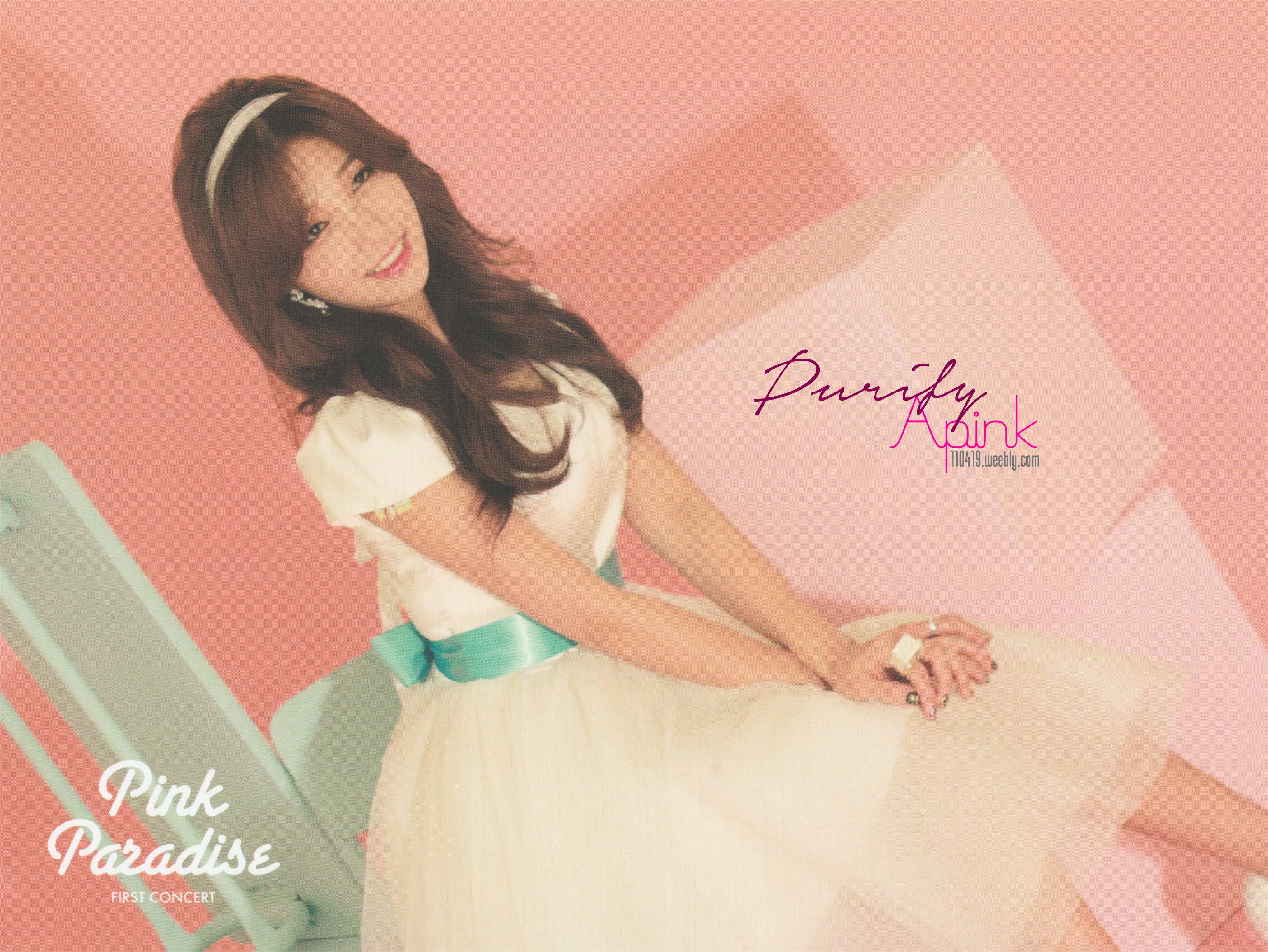 Pink Paradise DVD 에이핑크 미니 포스터 스캔본 04.jpg