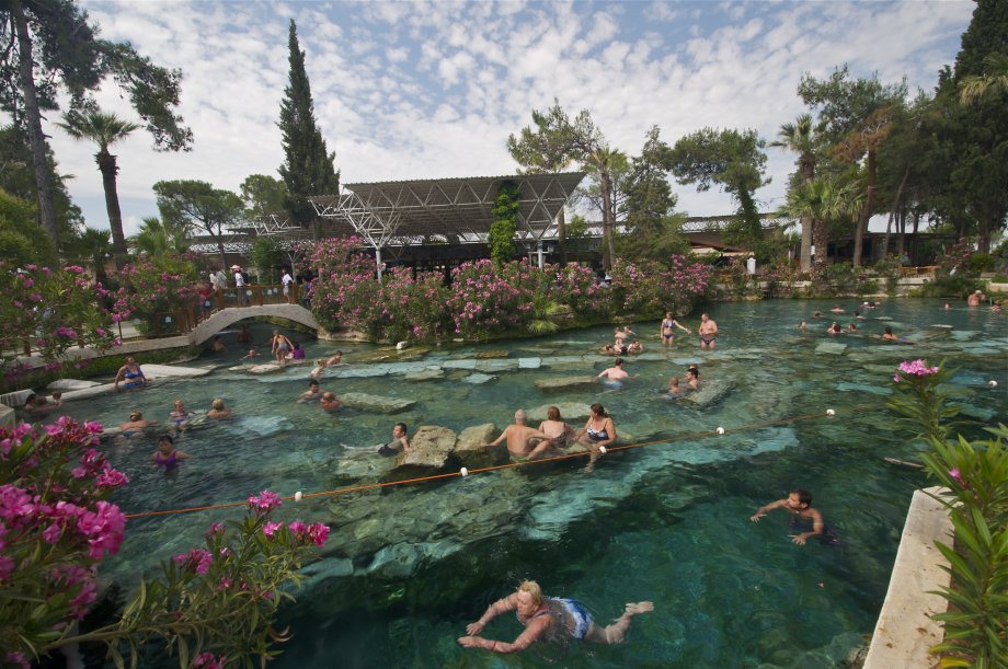 Natural pool in Hierapolis - 터키.jpg
