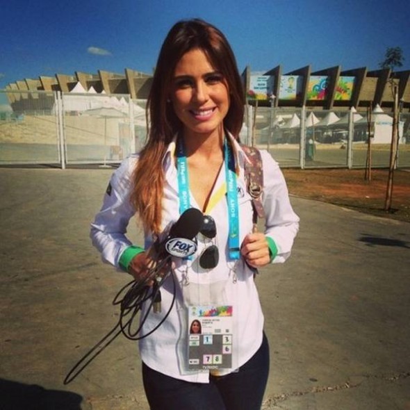 Roberta Simi female sports reporters working at the beautiful Fox Sports Brazil